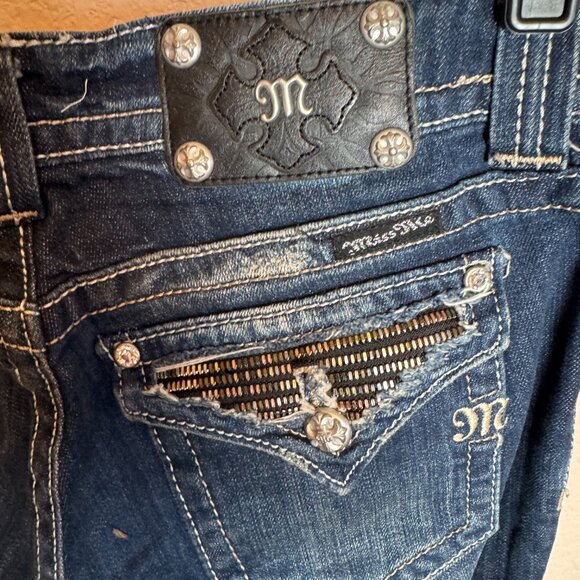 Miss Me Metal Studded Distressed Boot Cut VTG low rise sz 28 jean dark wash - Picture 2 of 6